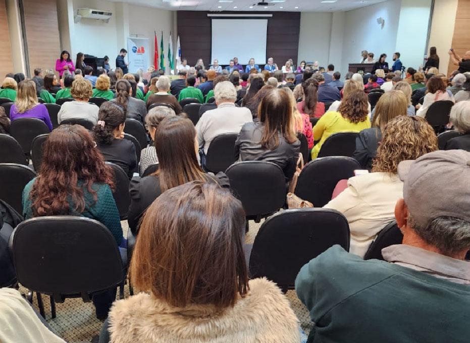  Em Londrina, autoridades ressaltam a importância das políticas públicas ao idoso