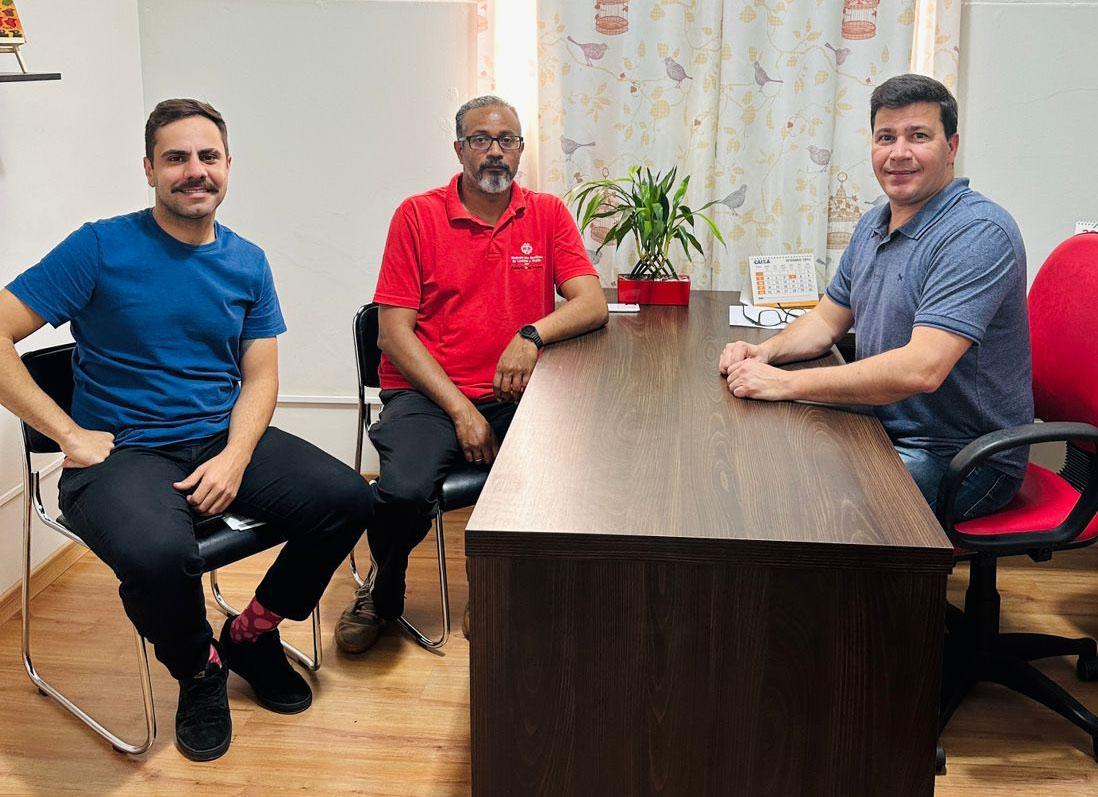 Partido dos Trabalhadores de Ibiporã reúne-se com líder da sigla no estado