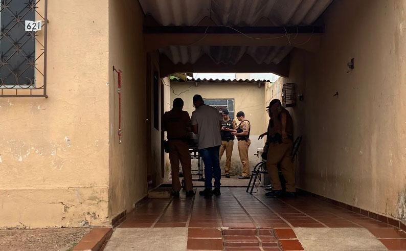 Mulher mata marido a facadas após discussão em Londrina, afirma PM