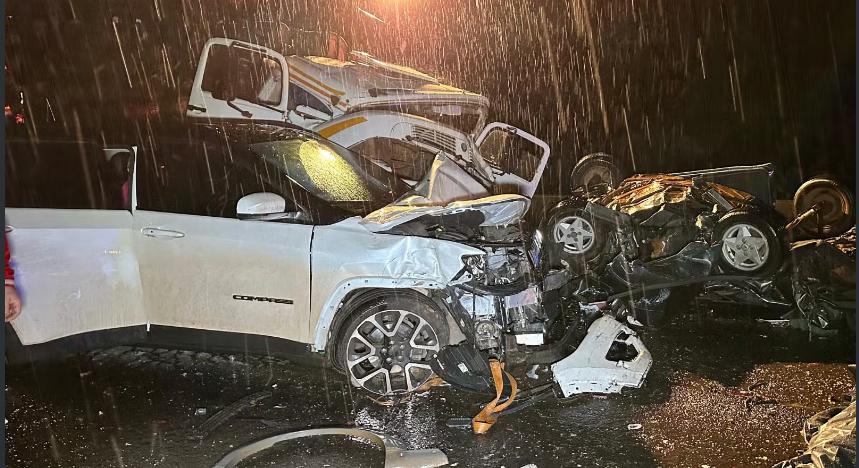 Acidente grave na BR-277 envolvendo oito veículos deixa um morto e seis feridos
