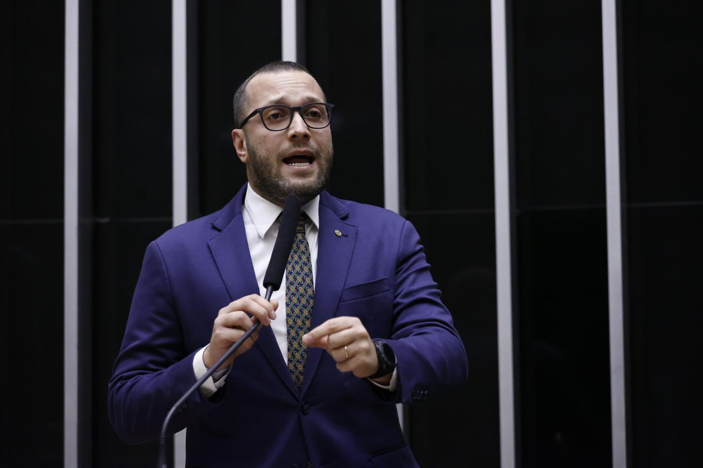 ‘A cobra está fumando no Congresso’: líder da Oposição, Filipe Barros avalia derrota de Lula em vetos