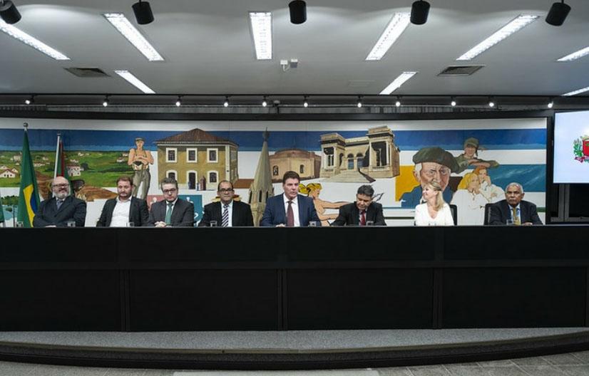 Escrivão de Policia de Ibiporã é homenageado pela Câmara Municipal de Curitiba