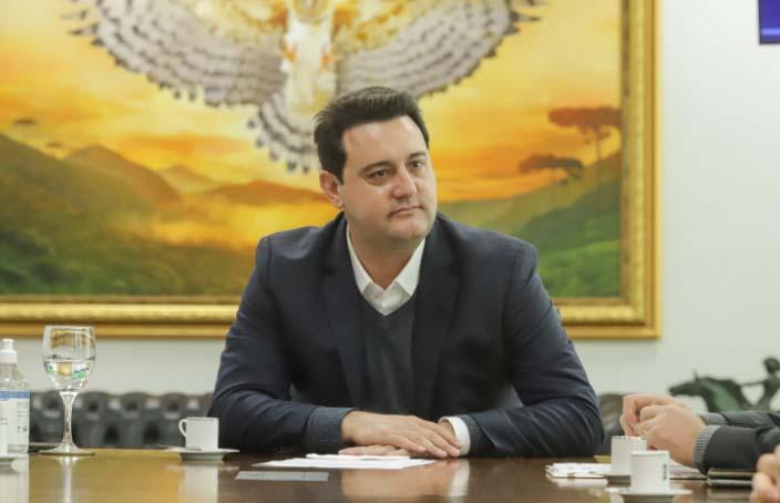 Ratinho Junior se licencia do cargo de governador para se dedicar ao processo eleitoral