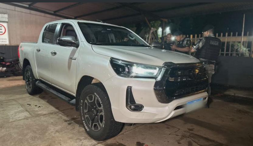 Caminhonete de ex-secretário de Maringá é furtada, e polícia acha R$ 50 mil em espécie dentro do veículo