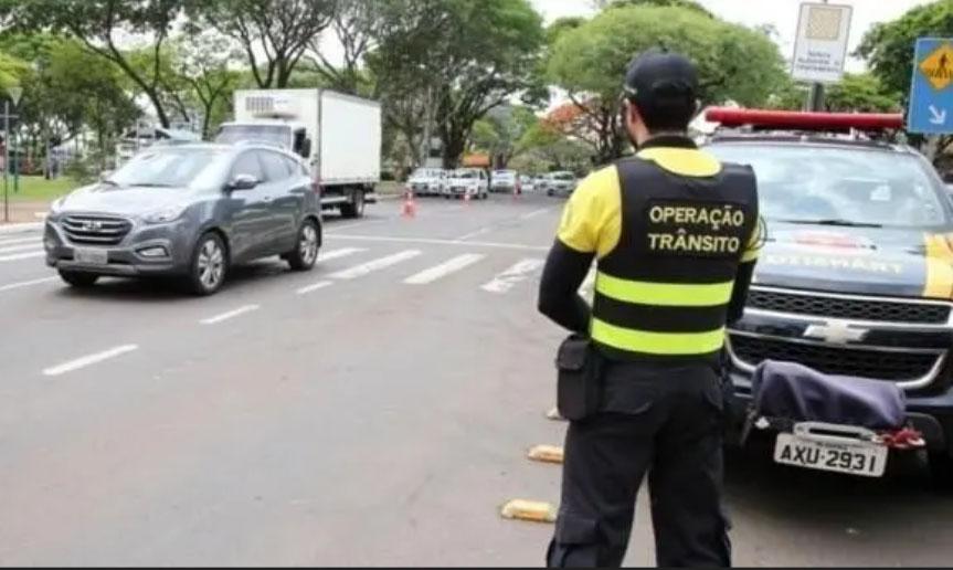 Agentes de trânsito estão usando 
