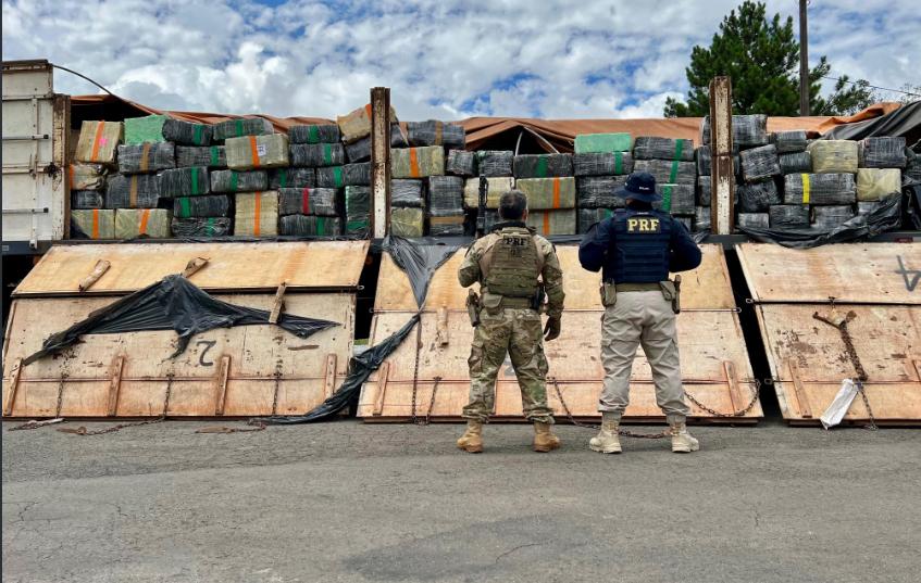 Policia Federal apreende 4,4 toneladas de maconha transportada em caminhão