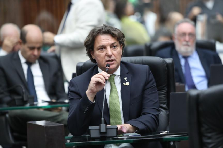 Deputado Anibelli Neto (MDB) propõe título de Pérola do Litoral para a Ilha do Mel