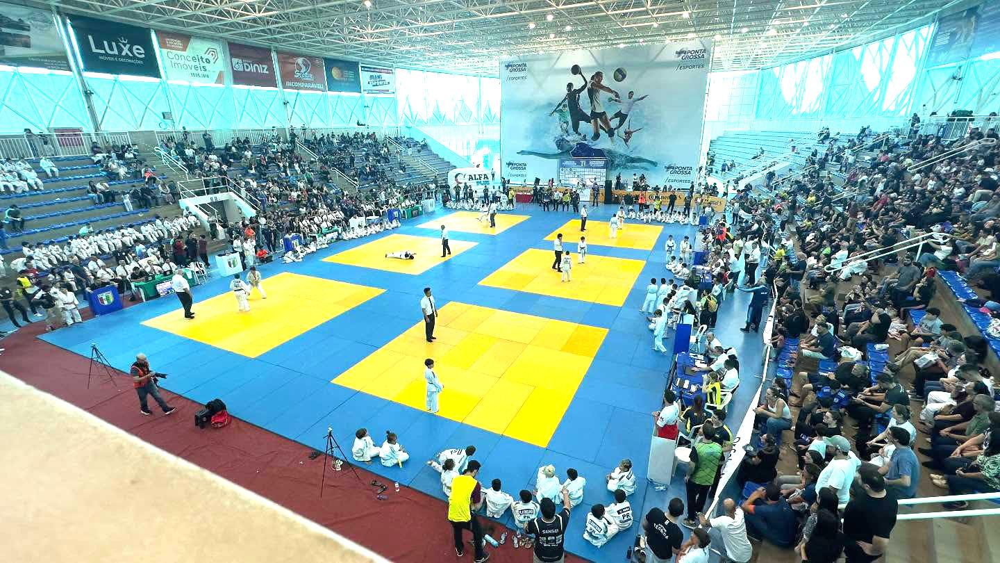 Judô de Ibiporã faz bonito em competição estadual da modalidade e conquista 7 medalhas