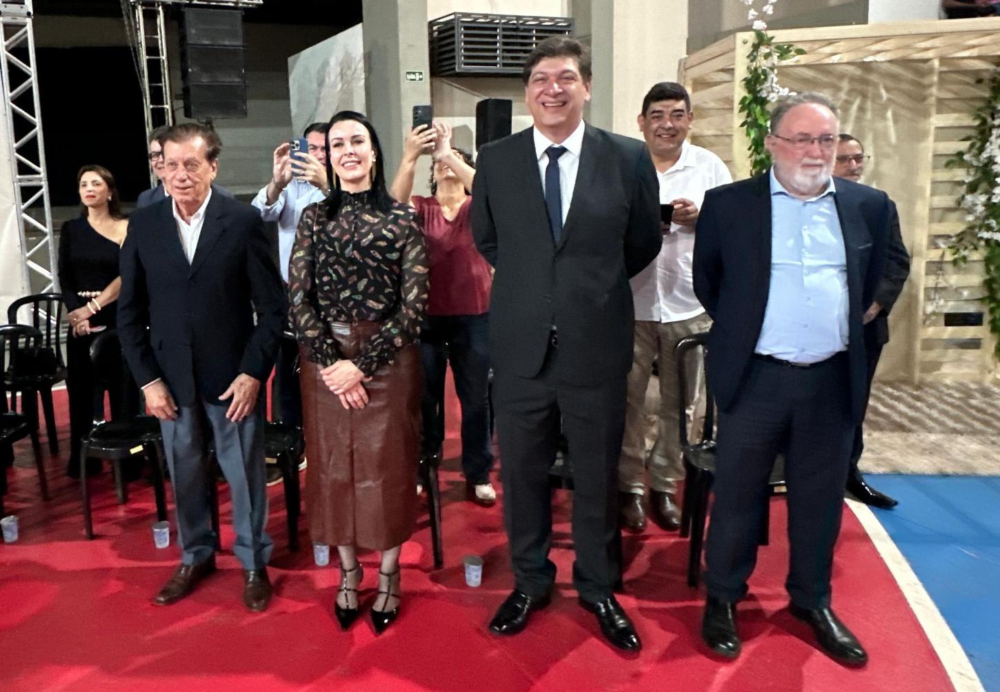 Deputado Tercílio Turini participa do maior casamento coletivo da região que reuniu 93 casais