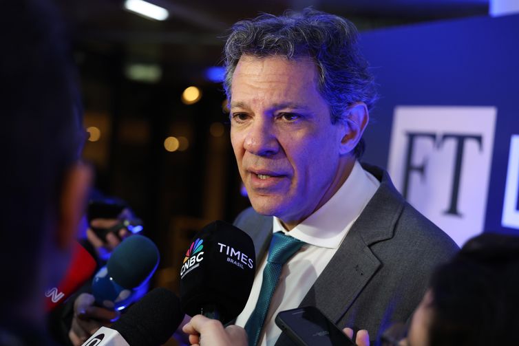 Haddad não vai à ONU para acompanhar possível votação de isenção do IR