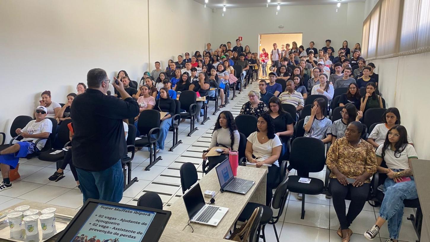Mutirão de Empregos da Juventude reúne 144 jovens em Ibiporã
