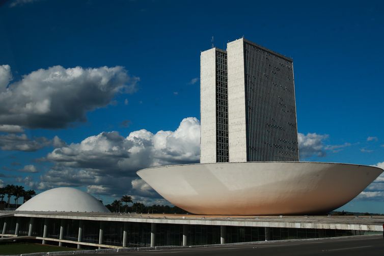 STF tem 3 votos contra aval do Legislativo para buscas no Congresso