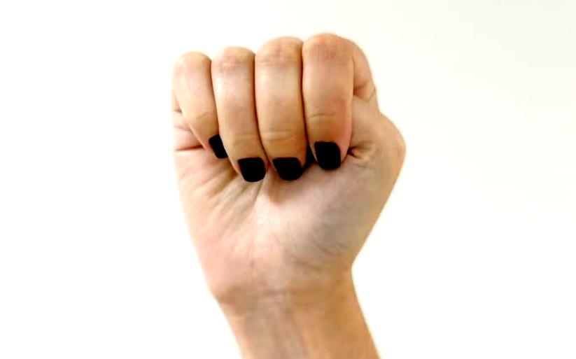 Sinal de pedido de socorro entre mulheres no PR faz vítima ser retirada de carro de ex-namorado, diz GCM