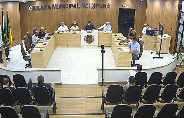 Engavetado Projeto que vetava apologia a drogas, bebidas alcoólicas, práticas criminosas, incitação e violência sexual em eventos públicos