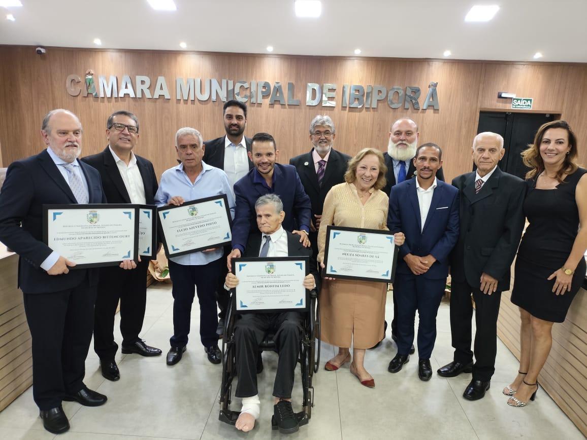 Sessão Solene na Câmara de Ibiporã entrega cinco Títulos de Cidadania Honorária em noite de casa cheia e muita emoção
