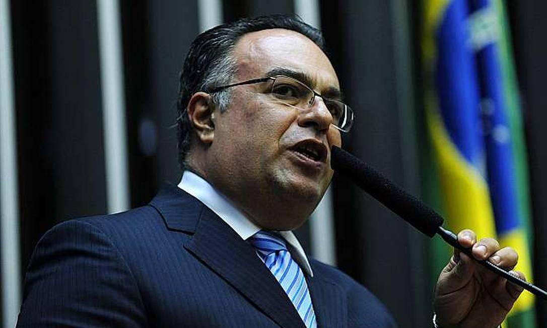 André Vargas rasga o verbo, sobre administração do Governo 