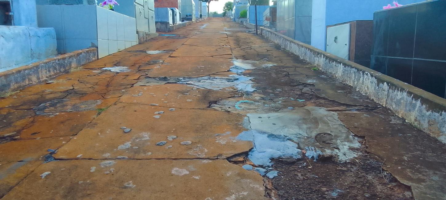 Pavimentos internos do cemitério de Ibiporã encontram-se deteriorados e requerem manutenção
