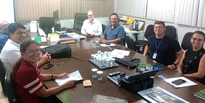 Vereador indignado, reclama ausência de participação do Legislativo na reunião entre Prefeito e Sindicato