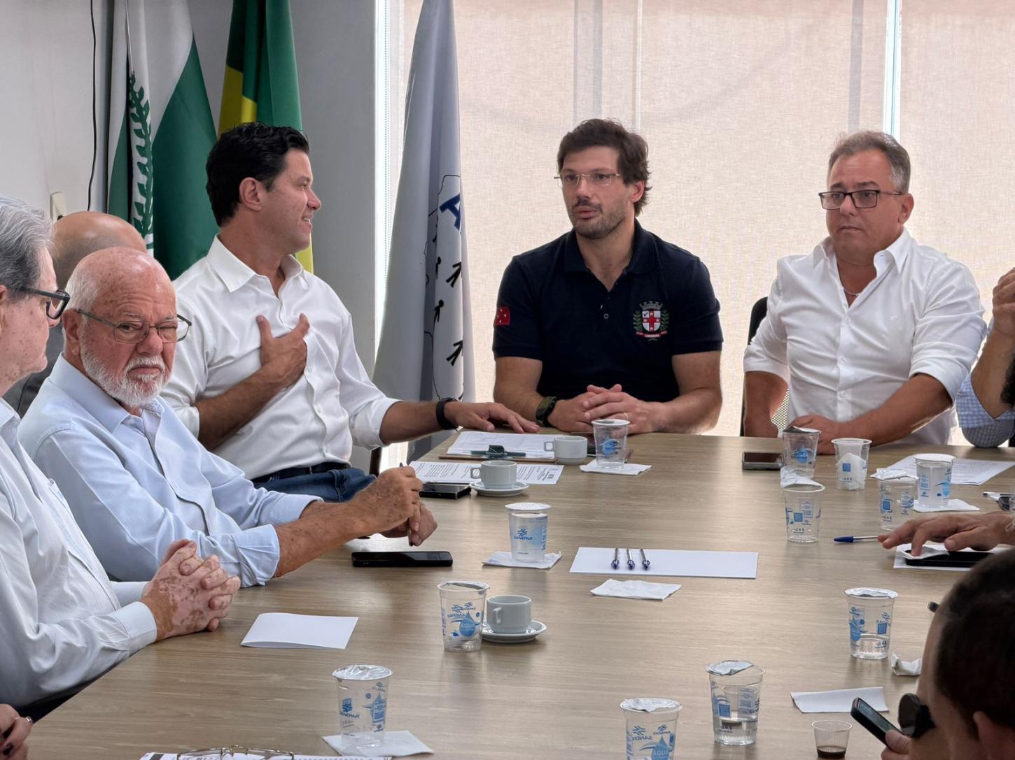 Guto Silva reúne prefeitos da Amepar e avança na liberação de obras no Norte do Paraná