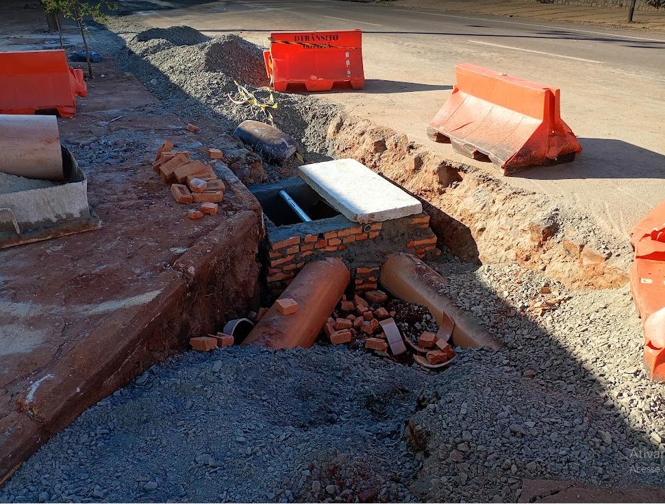 Obras de infraestrutura avançam na Rua José Bonifácio para viabilizar reforma do Colégio Beltrão em Ibiporã
