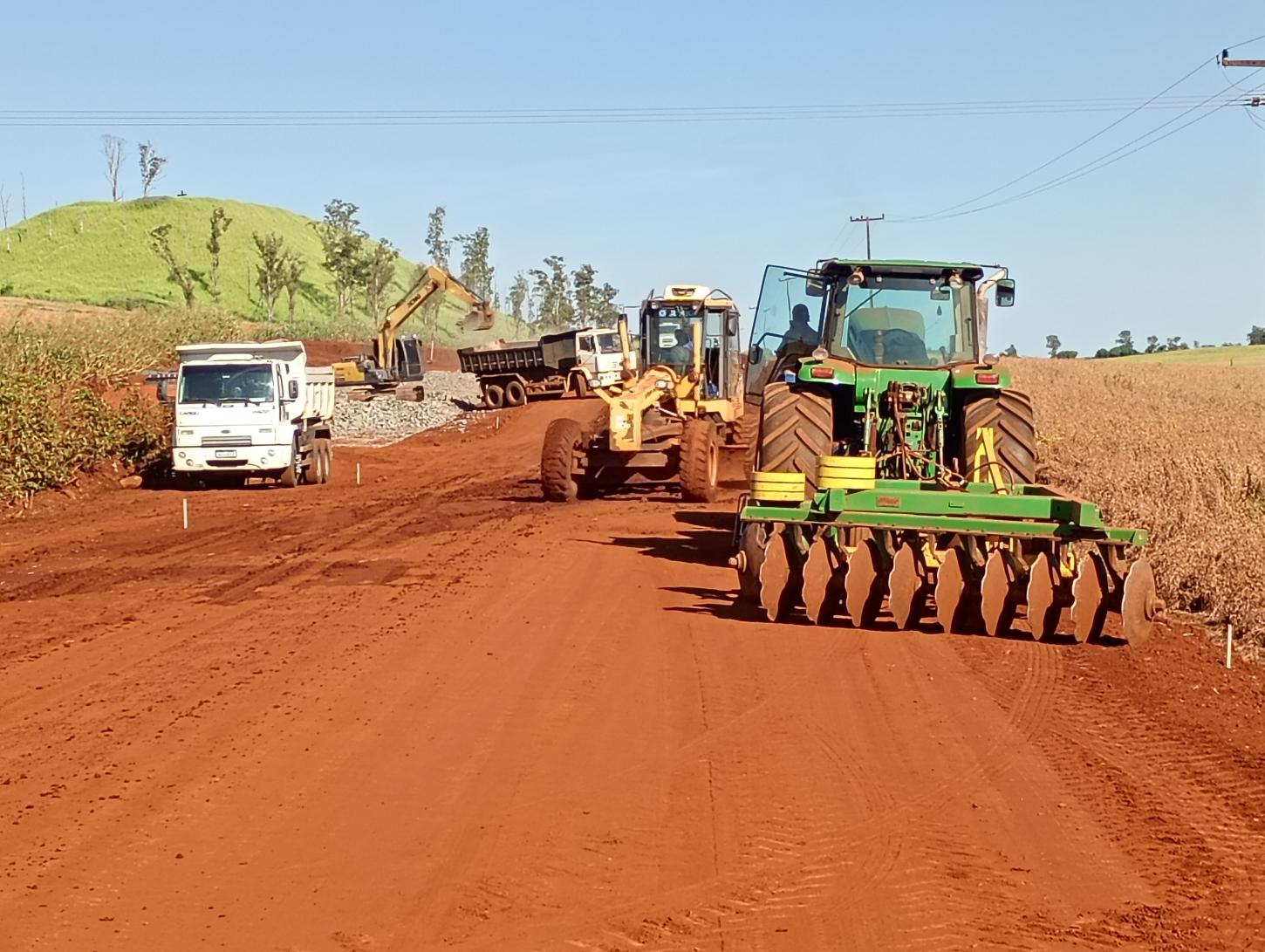 Pavimentação da Estrada do Guaraní segue em ritmo acelerado após as chuvas