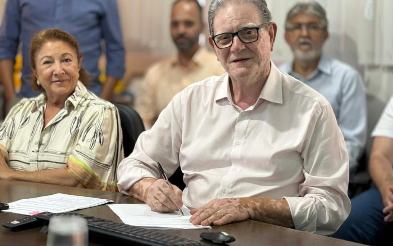 Prefeito José Maria investe mais R$ 3,7 milhões em asfalto para ruas da zona sul