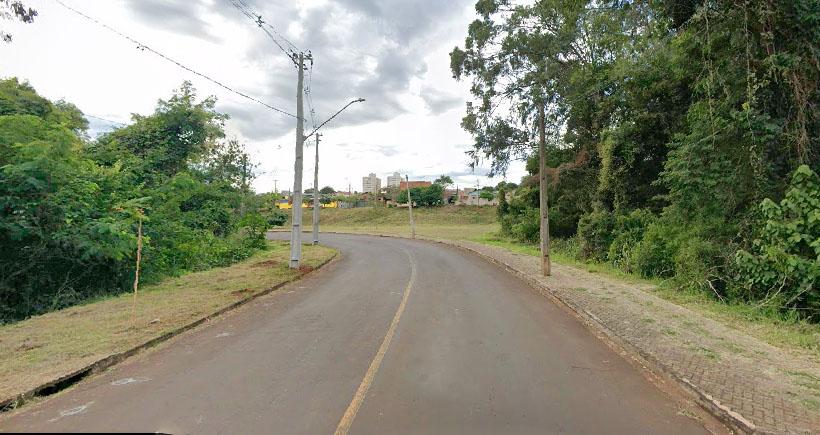 Vereador Augusto Semprebom, pede limpeza de vias e manutenção em Praça Pública