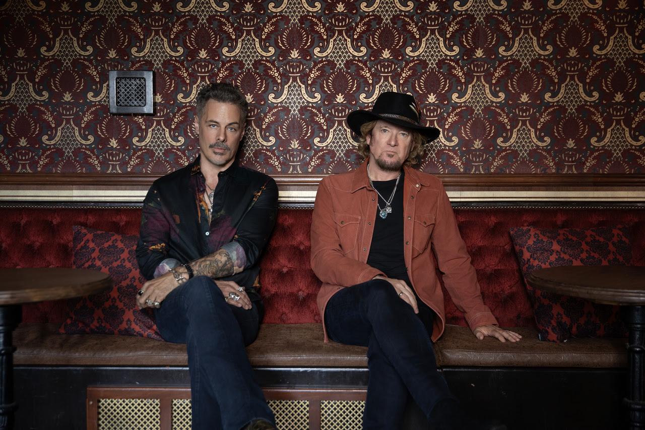 Guitarrista do Iron Maiden se apresenta, nesta sexta-feira, em Curitiba