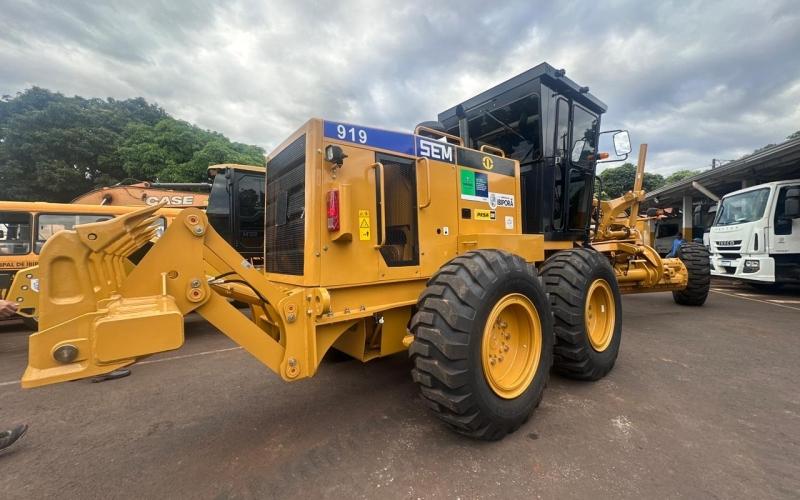 Prefeitura recebe novas máquinas para reforçar infraestrutura e setor agrícola