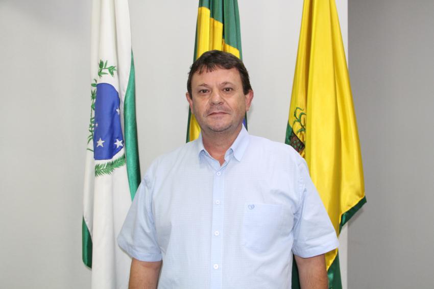 Vereador Pedro Luiz Chimentão propõe pavimentação em creches para combater mato alto e insetos