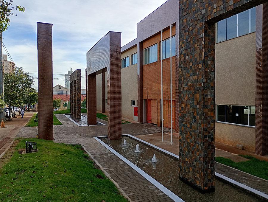 O Escândalo da Reforma Infinita: José Maria Ferreira autoriza o 9º aditivo em obra de prefeitura