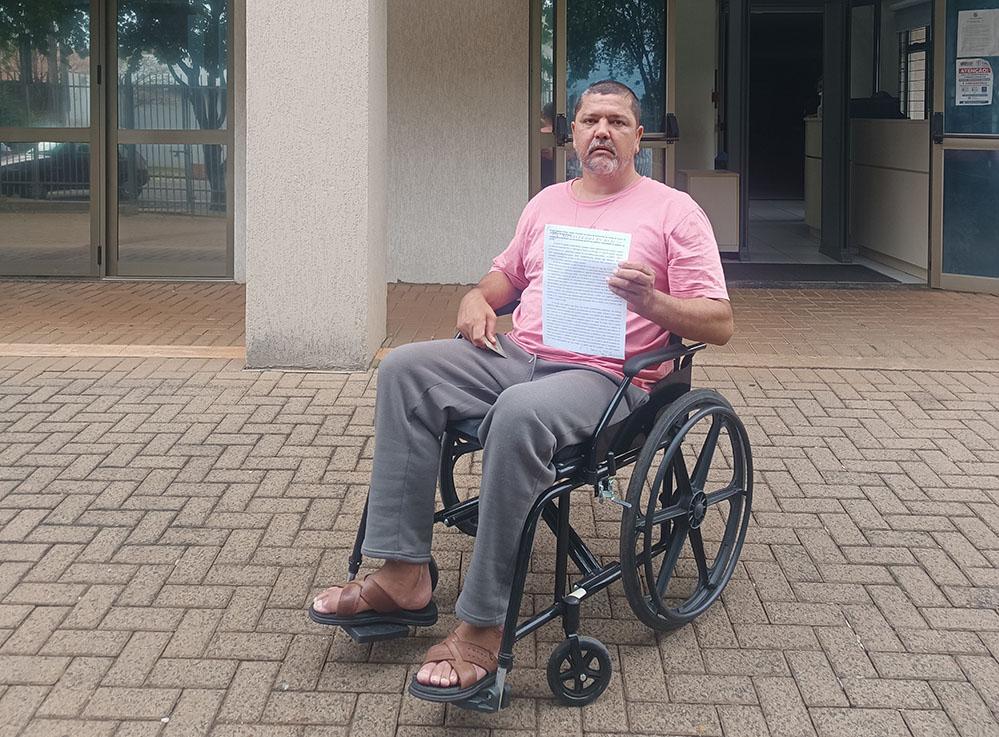 Cadeirante com hanseníase é trancado para fora de UBS e abandonado sob o sol quente em Ibiporã 
