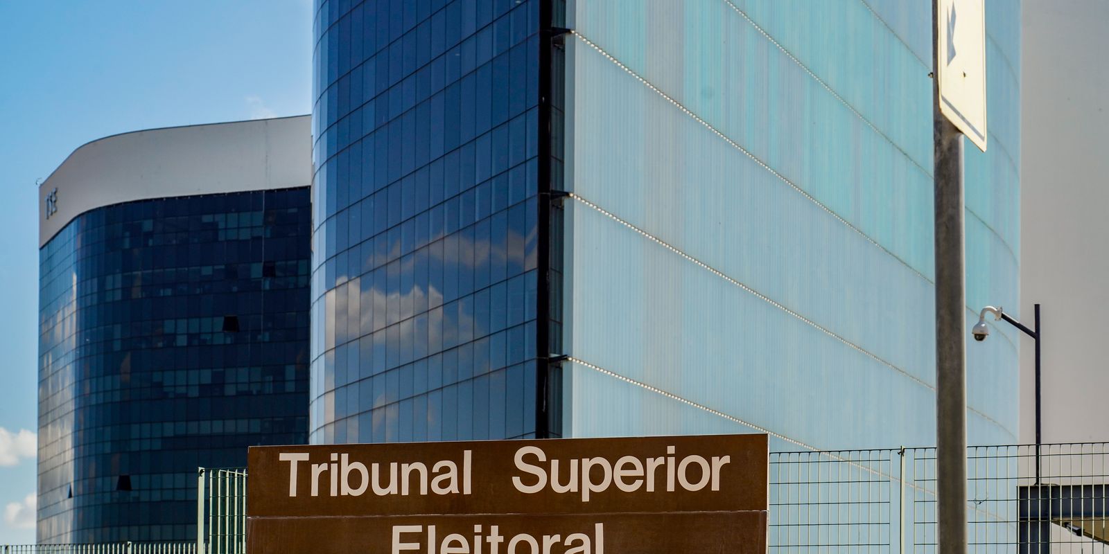 Condenado por lesão corporal contra mulher fica inelegível, decide TSE