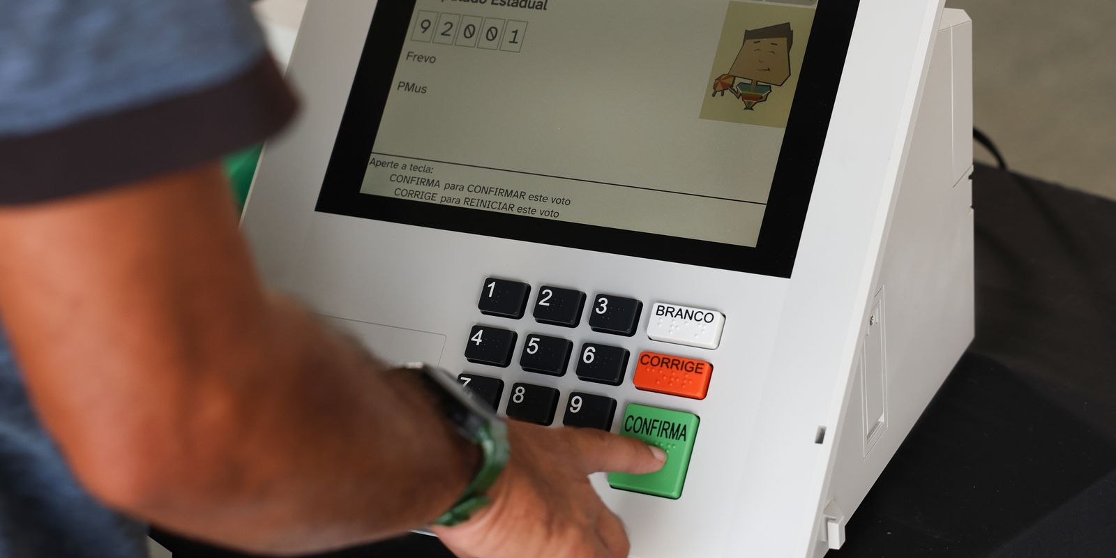 O que acontece se eu não votar? Saiba como justificar e evite multas